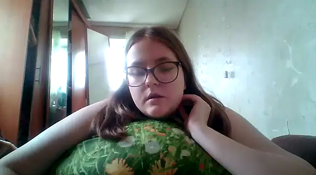 Snapshot of DesireMelissa chatting on 02.19.25 DesireMelissa online show from 02.19.25