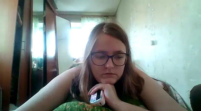 Snapshot of DesireMelissa chatting on 02.20.25 DesireMelissa online show from 02.20.25