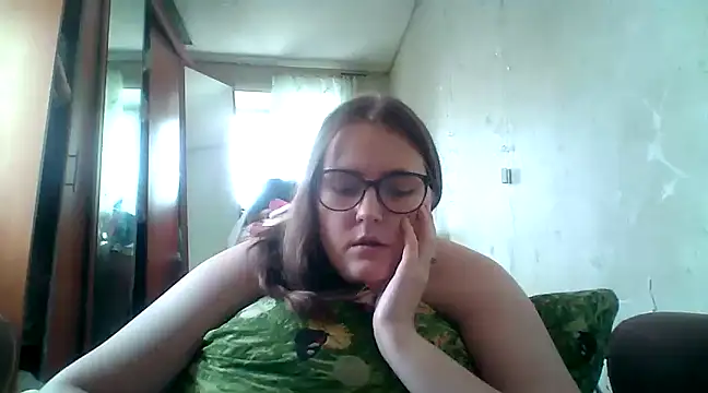 Snapshot of DesireMelissa chatting on 02.20.25 DesireMelissa online show from 02.20.25