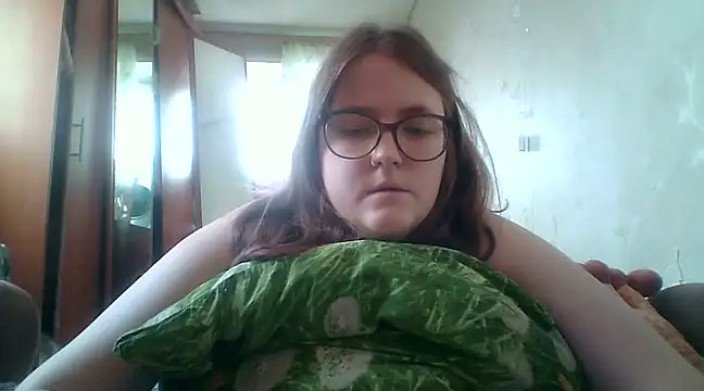 Snapshot of DesireMelissa chatting on 02.22.25 DesireMelissa online show from 02.22.25