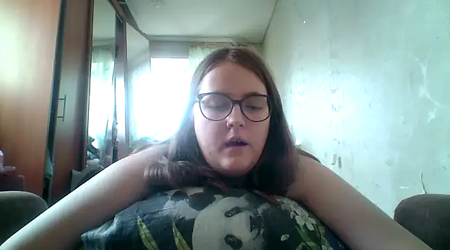 Snapshot of DesireMelissa chatting on 03.17.25 DesireMelissa online show from 03.17.25