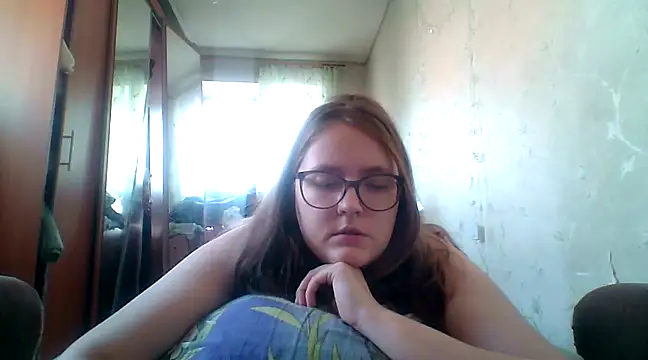 Snapshot of DesireMelissa chatting on 03.19.25 DesireMelissa online show from 03.19.25