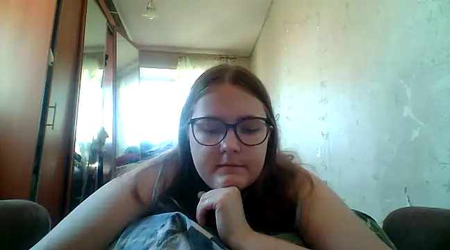 Snapshot of DesireMelissa chatting on 03.23.25 DesireMelissa online show from 03.23.25