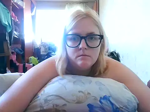 Snapshot of DesireMelissa chatting on 10.01.25 DesireMelissa online show from 10.01.25