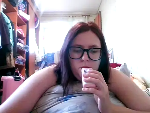 Snapshot of DesireMelissa chatting on 10.19.25 DesireMelissa online show from 10.19.25
