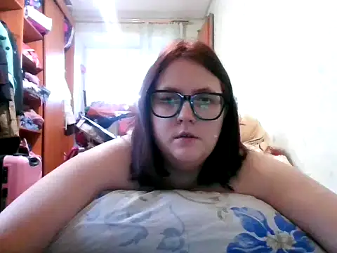 Snapshot of DesireMelissa chatting on 10.21.25 DesireMelissa online show from 10.21.25