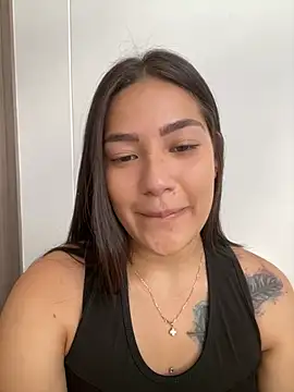 Latina vanessa online show from 12.26.24