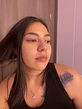 Latina vanessa online show from 12.27.24