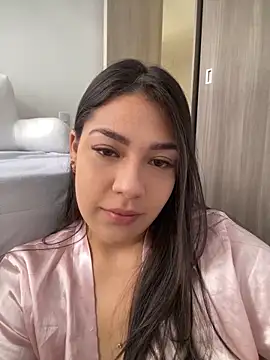 Latina vanessa online show from 02.15.25