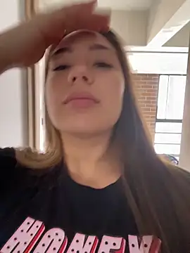 Latina vanessa online show from 06.10.26
