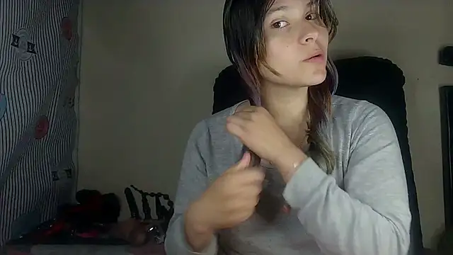 Snapshot of Elith_20 chatting on 01.20.25 Elith 20 online show from 01.20.25