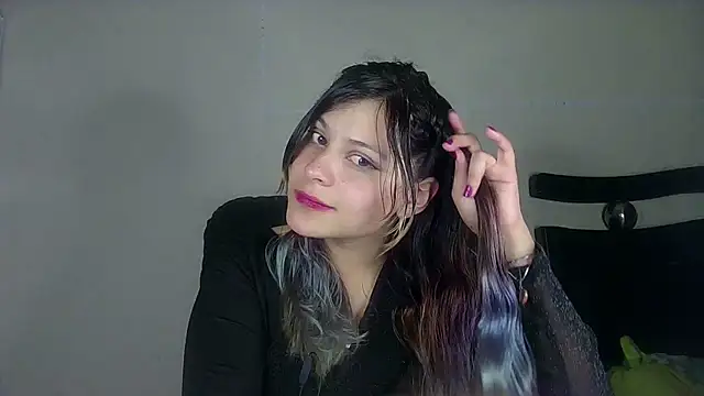 Snapshot of Elith_20 chatting on 01.28.25 Elith 20 online show from 01.28.25