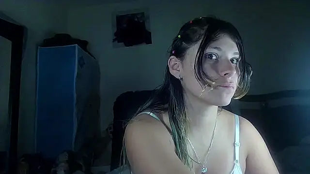 Snapshot of Elith_20 chatting on 03.17.25 Elith 20 online show from 03.17.25