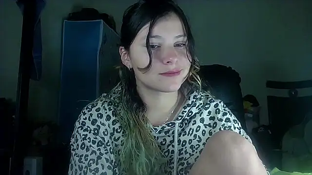 Snapshot of Elith_20 chatting on 03.21.25 Elith 20 online show from 03.21.25