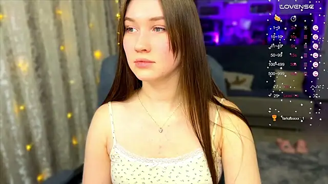 Snapshot of ChloeMillerMeow chatting on 09.21.25 ChloeMillerMeow online show from 09.21.25