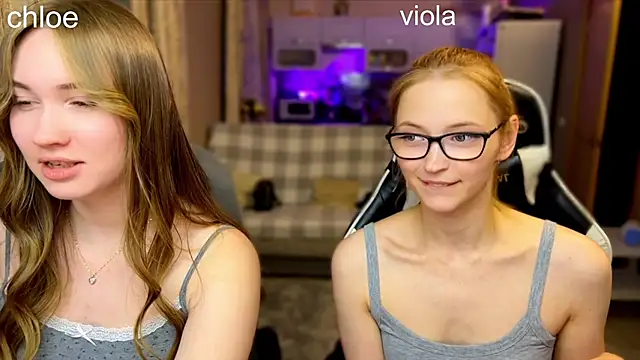 Snapshot of ChloeMillerMeow chatting on 10.03.25 ChloeMillerMeow online show from 10.03.25