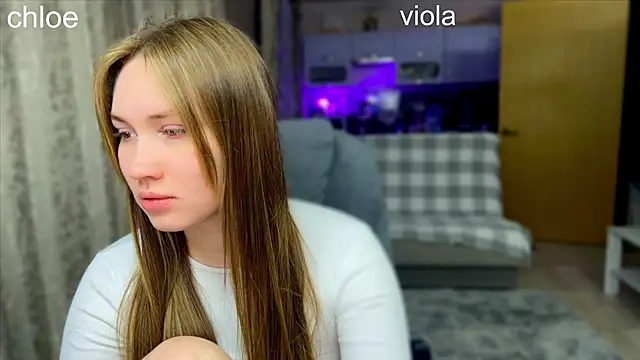 Snapshot of ChloeMillerMeow chatting on 10.17.25 ChloeMillerMeow online show from 10.17.25