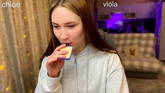 Snapshot of ChloeMillerMeow chatting on 10.27.25 ChloeMillerMeow online show from 10.27.25