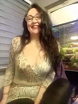 Snapshot of CamilleDesire chatting on 12.21.24 CamilleDesire online show from 12.21.24