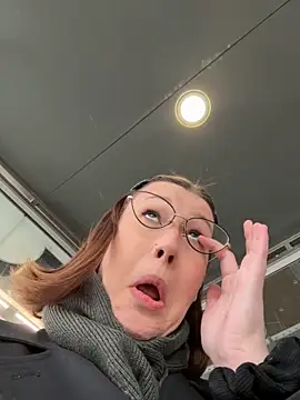 RinaCat online show from 04.15.26