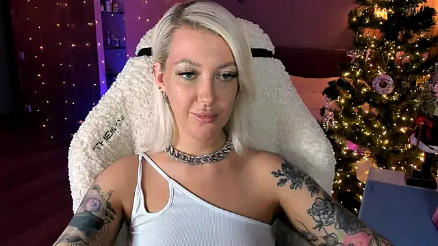 tykioty Miley online show from 12.22.25