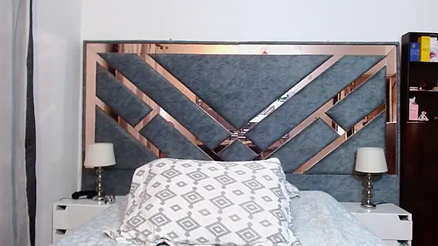 KarlaTesg online show from 09.19.25