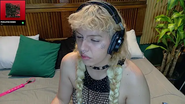 Eli666uwu online show from 10.16.25