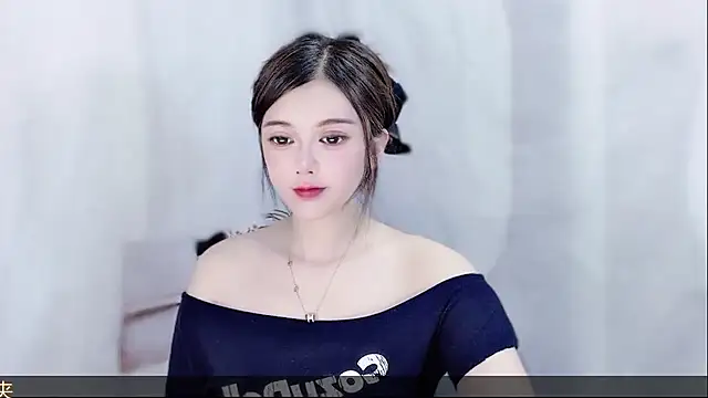 Snapshot of VIWVI chatting on 06.28.26 VIWVI online show from 06.28.26