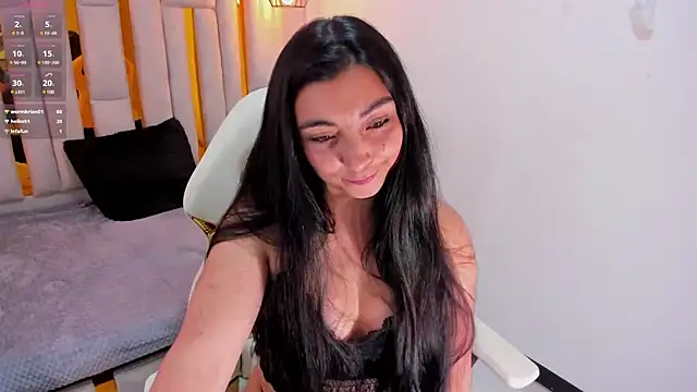Karla hernandez  online show from 01.05.25