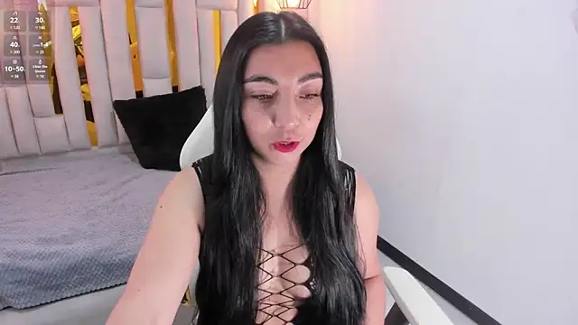 Karla hernandez  online show from 01.08.25