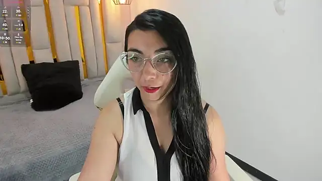 Karla hernandez  online show from 01.10.25