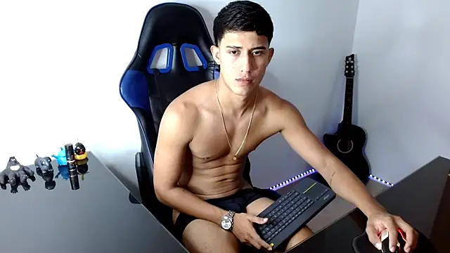 Snapshot of Juan_da01 chatting on 12.10.24 Juan da01 online show from 12.10.24
