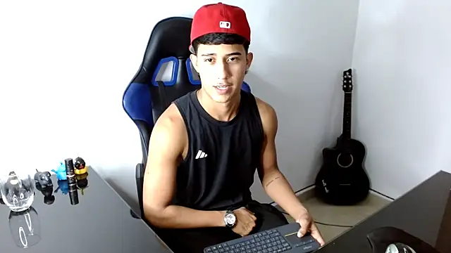 Snapshot of Juan_da01 chatting on 12.13.24 Juan da01 online show from 12.13.24