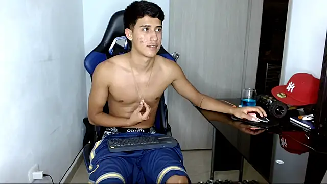 Snapshot of Juan_da01 chatting on 03.21.25 Juan da01 online show from 03.21.25