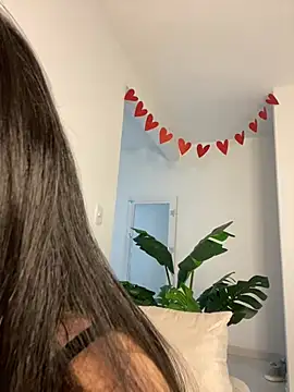 montmariana online show from 02.18.25