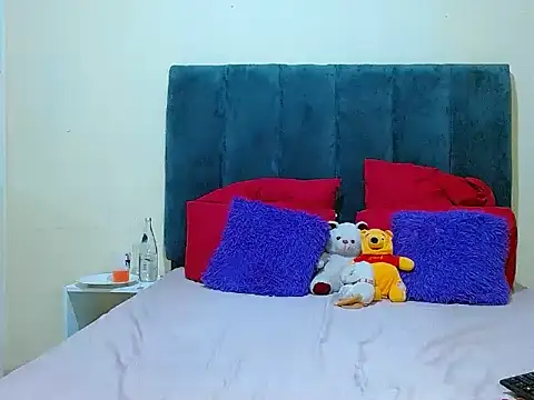 curvycloe1 online show from 10.18.25