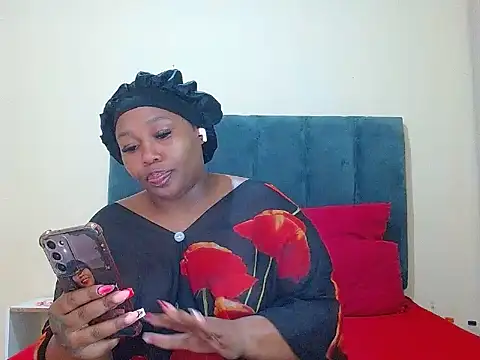 Snapshot of curvycloe1 chatting on 06.02.26 curvycloe1 online show from 06.02.26