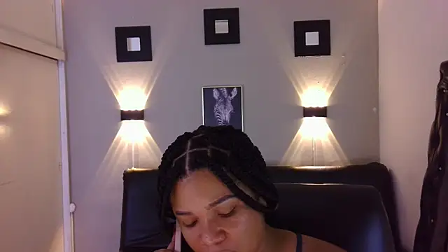 ashley Tompson1 online show from 12.11.24