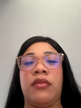 ashley Tompson1 online show from 12.04.25