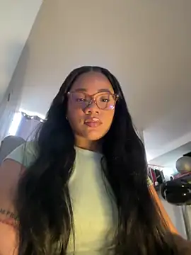 ashley Tompson1 online show from 03.05.26