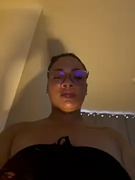 ashley Tompson1 online show from 03.17.26