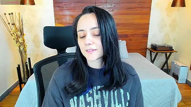 Snapshot of KatherineBond chatting on 12.18.24 KatherineBond online show from 12.18.24