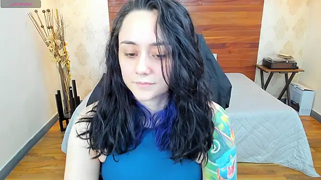 Snapshot of KatherineBond chatting on 01.03.25 KatherineBond online show from 01.03.25