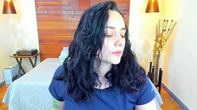 Snapshot of KatherineBond chatting on 01.10.25 KatherineBond online show from 01.10.25
