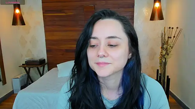 Snapshot of KatherineBond chatting on 01.20.25 KatherineBond online show from 01.20.25
