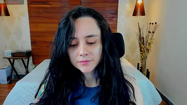 Snapshot of KatherineBond chatting on 01.29.25 KatherineBond online show from 01.29.25