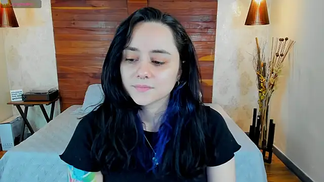 Snapshot of KatherineBond chatting on 01.31.25 KatherineBond online show from 01.31.25