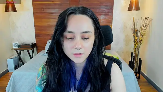 Snapshot of KatherineBond chatting on 02.06.25 KatherineBond online show from 02.06.25