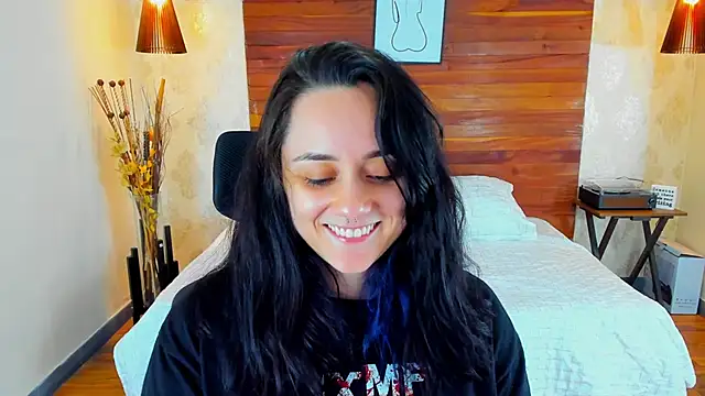 Snapshot of KatherineBond chatting on 02.19.25 KatherineBond online show from 02.19.25