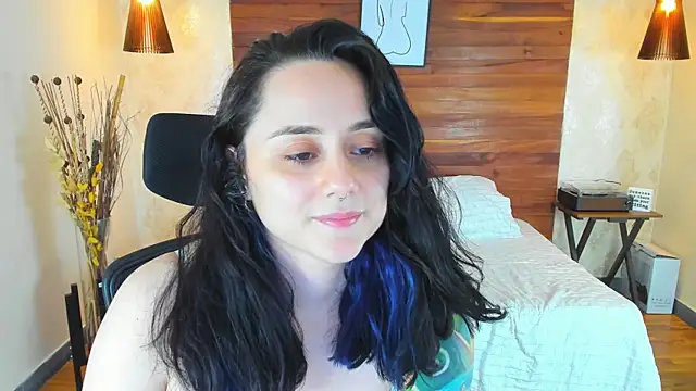 Snapshot of KatherineBond chatting on 02.19.25 KatherineBond online show from 02.19.25